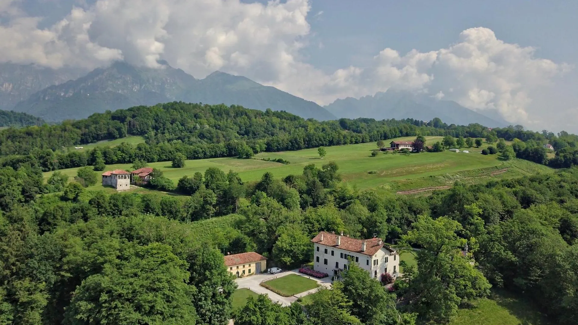 Villa San Liberale - Suites & Wellness - Villa Veneta Feltre 3*,