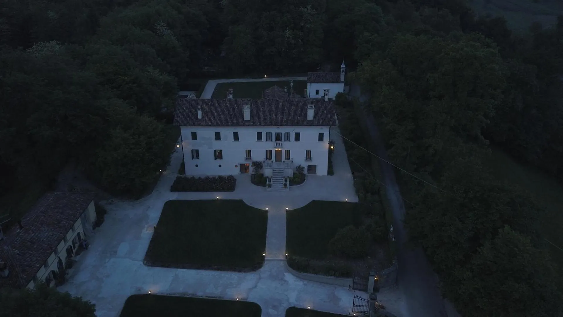Villa San Liberale - Suites & Wellness - Villa Veneta Feltre Bed & Breakfast